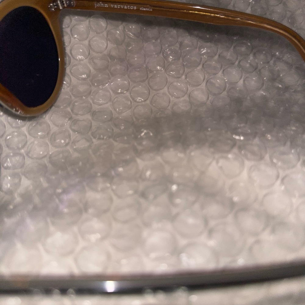 Stylish Brown Sunglasses - Picture 3 of 4